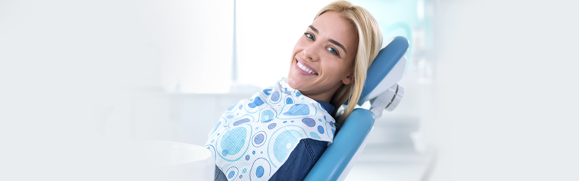 Dental Bridges vs Dental Implants: Which is Good for You?
